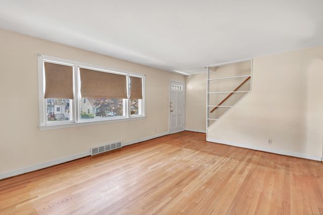 37 Herald Avenue, Bridgeport, CT 06606