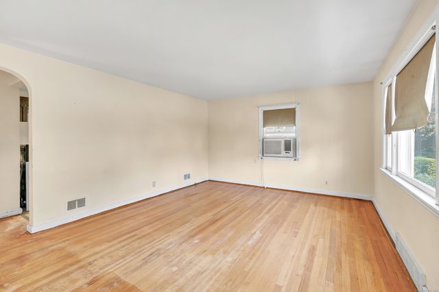 37 Herald Avenue, Bridgeport, CT 06606