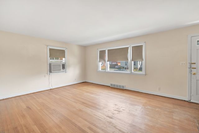 37 Herald Avenue, Bridgeport, CT 06606