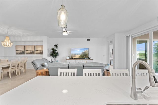 17585 BORACAY COURT 2-102, Venice, FL 34293