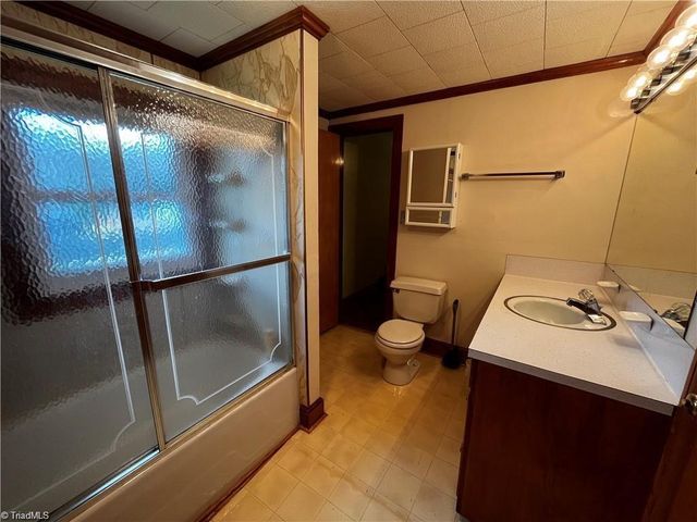 139 E Side Drive, Mount Airy, NC 27030