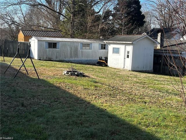 139 E Side Drive, Mount Airy, NC 27030