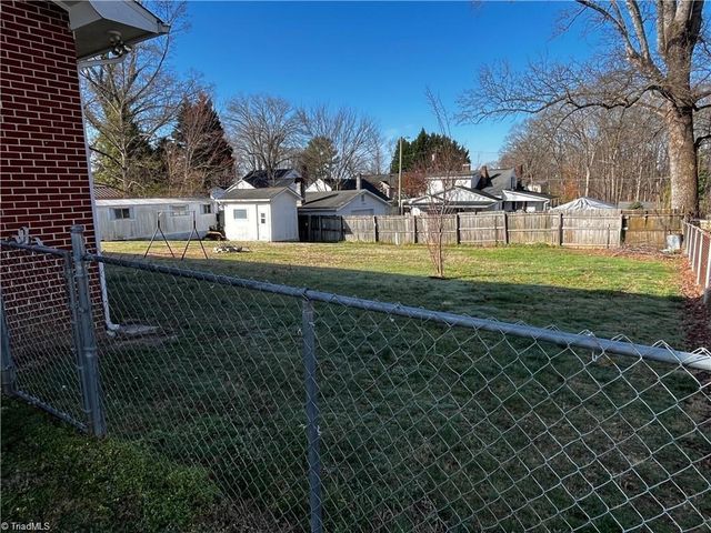 139 E Side Drive, Mount Airy, NC 27030