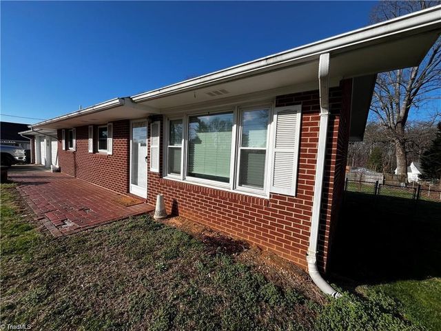 139 E Side Drive, Mount Airy, NC 27030