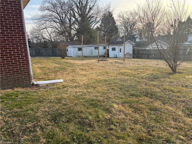 139 E Side Drive, Mount Airy, NC 27030