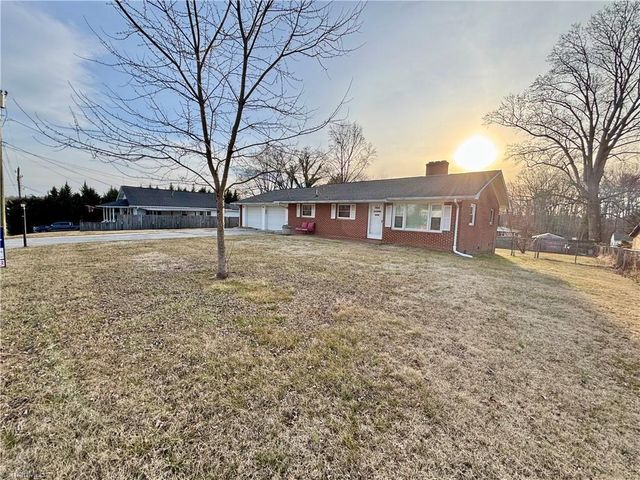 139 E Side Drive, Mount Airy, NC 27030