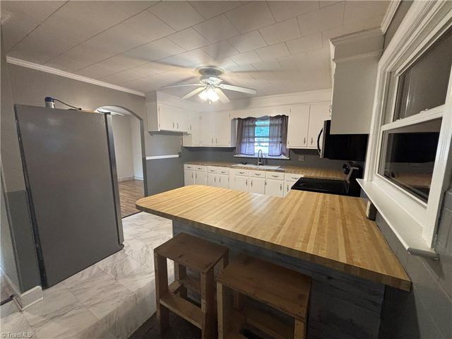 139 E Side Drive, Mount Airy, NC 27030