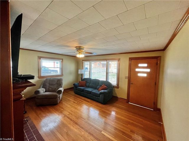 139 E Side Drive, Mount Airy, NC 27030