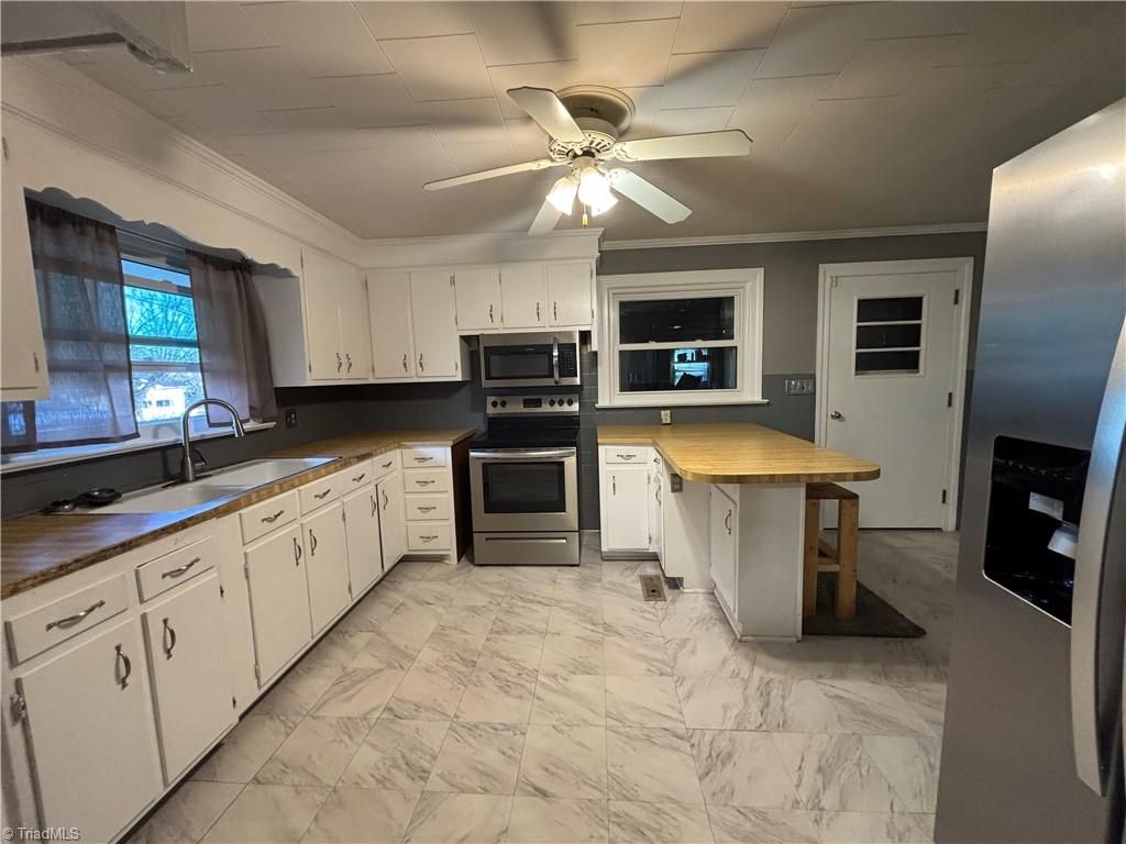 139 E Side Drive, Mount Airy, NC 27030