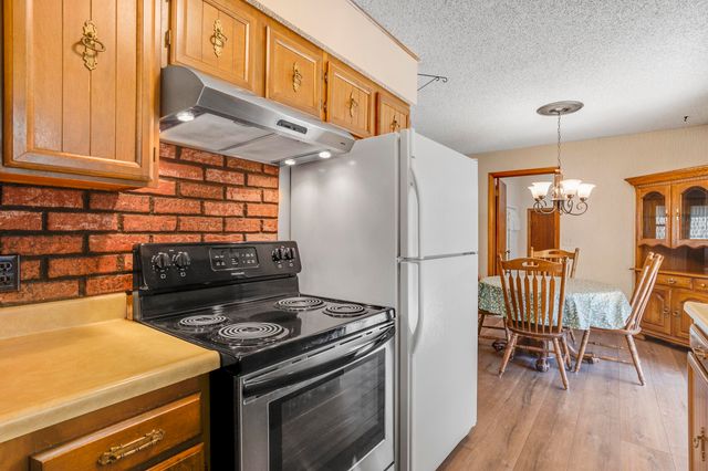 201 W Murdock St, Andover, KS 67002