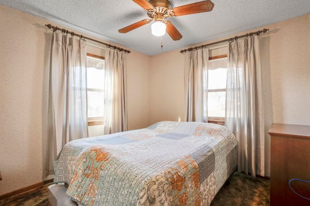 201 W Murdock St, Andover, KS 67002