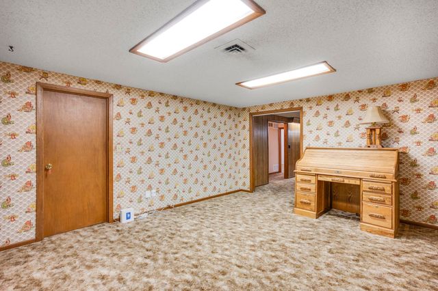 201 W Murdock St, Andover, KS 67002