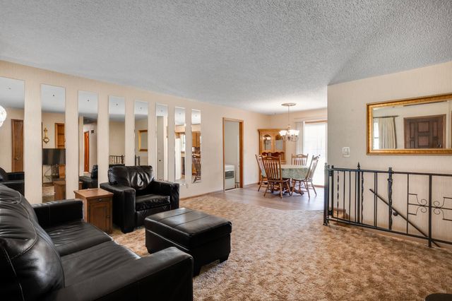 201 W Murdock St, Andover, KS 67002