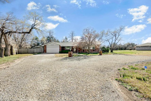 201 W Murdock St, Andover, KS 67002