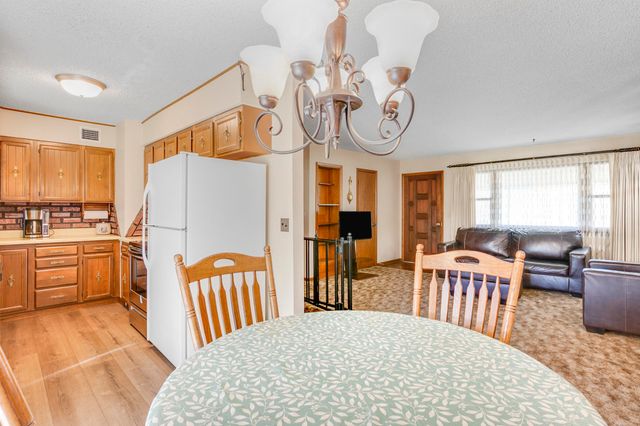 201 W Murdock St, Andover, KS 67002