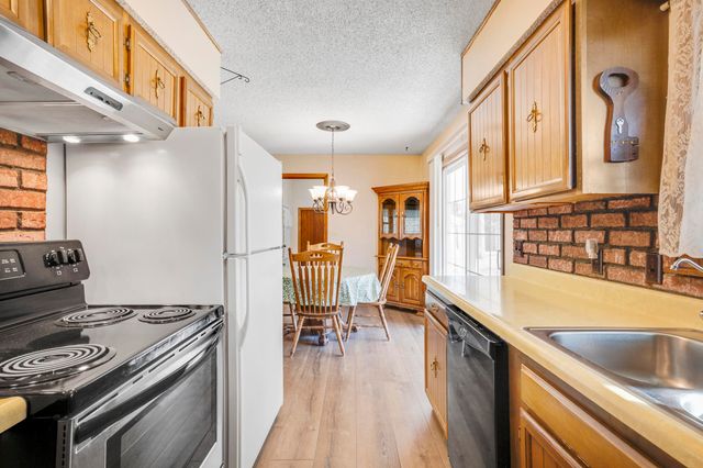 201 W Murdock St, Andover, KS 67002