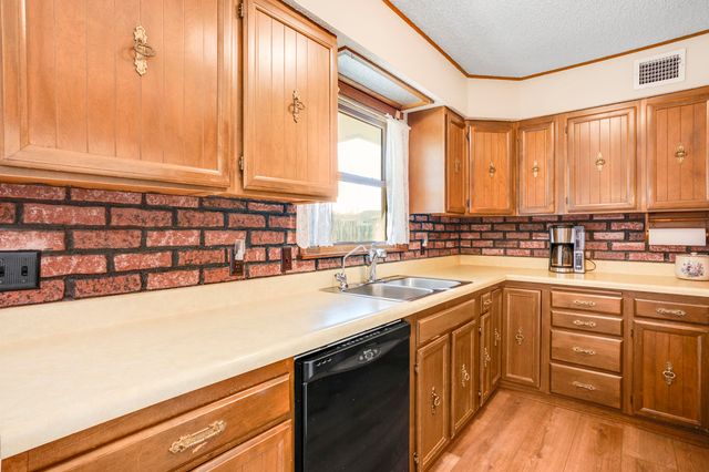 201 W Murdock St, Andover, KS 67002