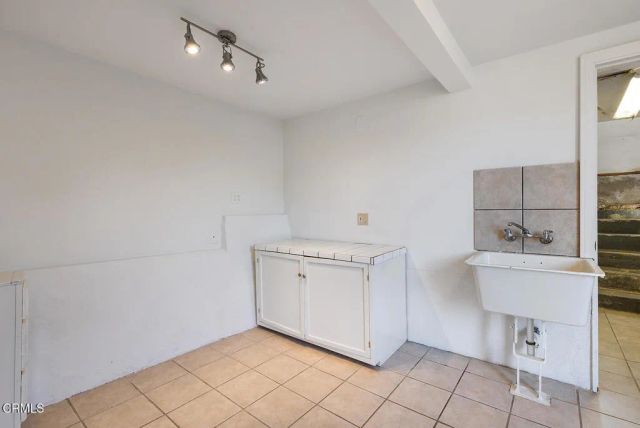 1341 Cambridge Drive, Glendale, CA 91205