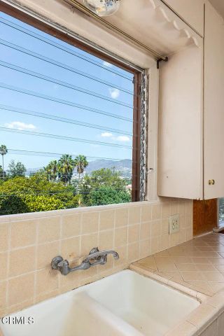 1341 Cambridge Drive, Glendale, CA 91205