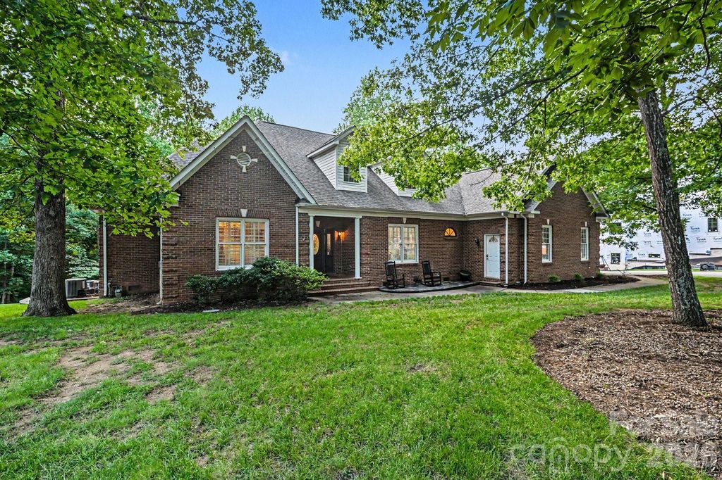 4016 Ancestry Circle, Weddington, NC 28104