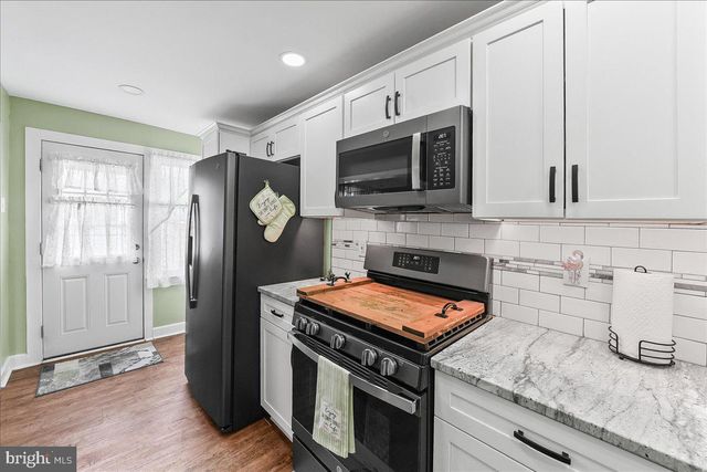 2006 KENT RD, Folcroft, PA 19032