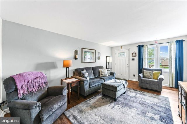 2006 KENT RD, Folcroft, PA 19032