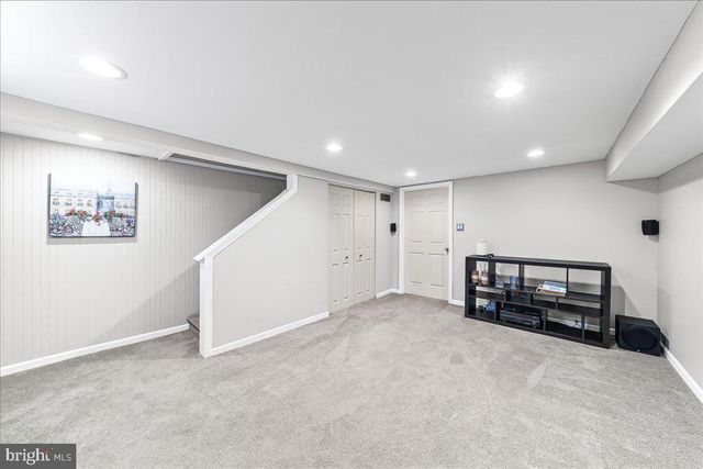 2006 KENT RD, Folcroft, PA 19032