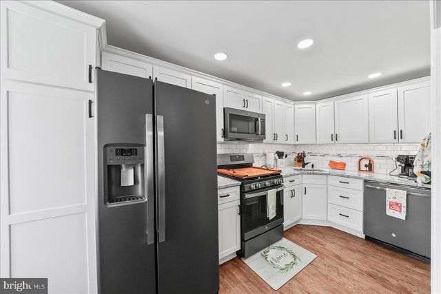 2006 KENT RD, Folcroft, PA 19032