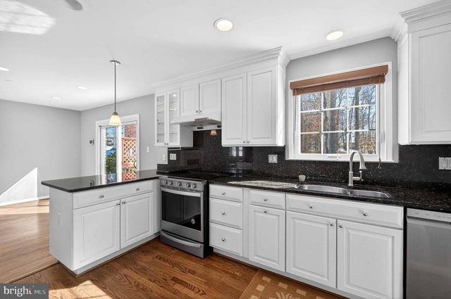 9125 DONNA DEAN DR, Springfield, VA 22153