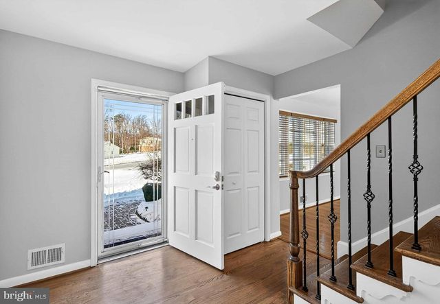 9125 DONNA DEAN DR, Springfield, VA 22153