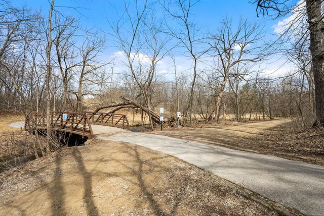 17125 Stodola Road, Minnetonka, MN 55345