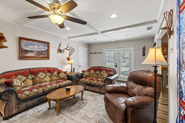 801 Wes Michael Road, Bonham, TX 75418