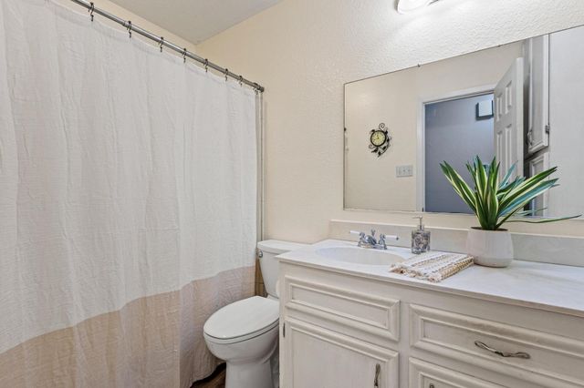 801 Wes Michael Road, Bonham, TX 75418