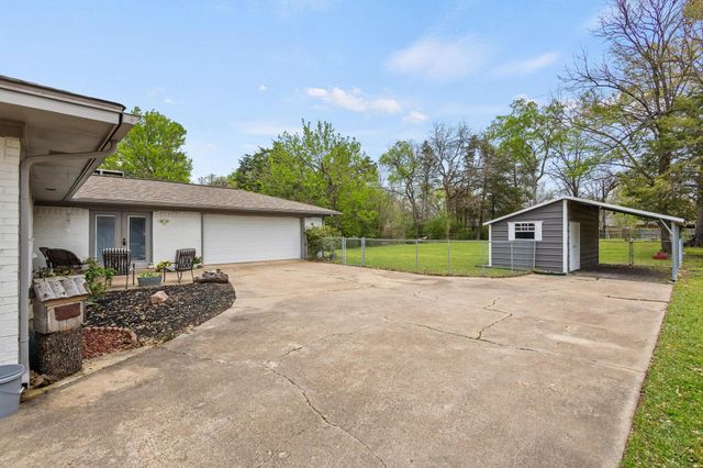 801 Wes Michael Road, Bonham, TX 75418