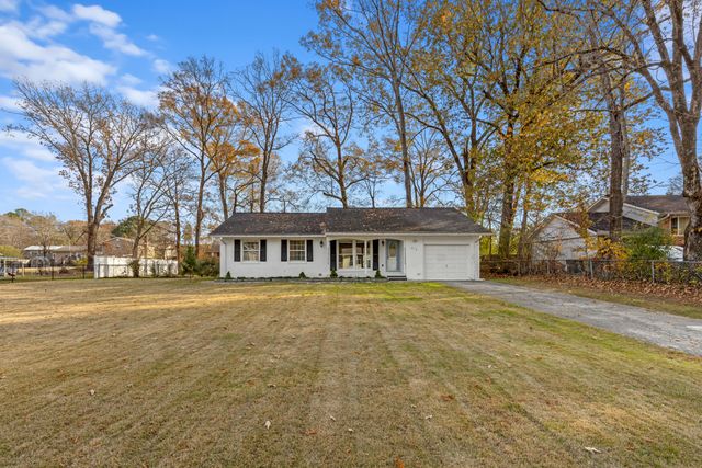 214 Serena Drive, Hixson, TN 37343