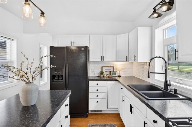 59 S Maple Street, Zeeland, MI 49464