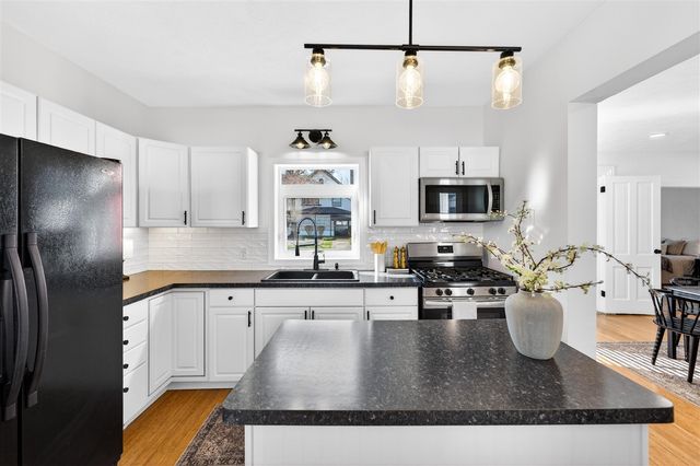 59 S Maple Street, Zeeland, MI 49464