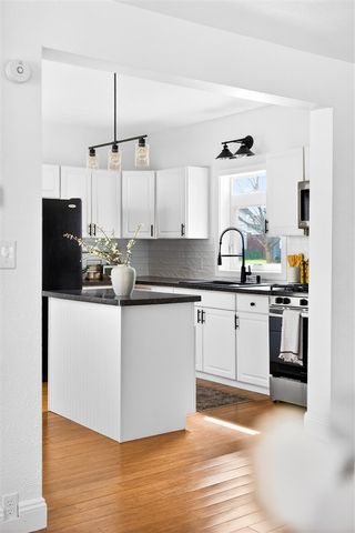 59 S Maple Street, Zeeland, MI 49464