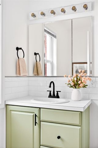 59 S Maple Street, Zeeland, MI 49464