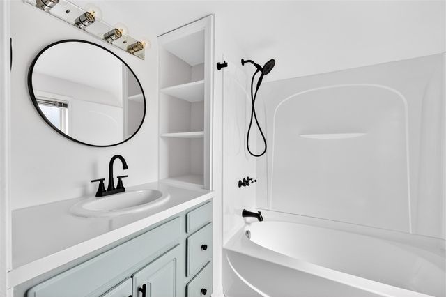 59 S Maple Street, Zeeland, MI 49464