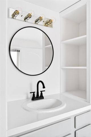 59 S Maple Street, Zeeland, MI 49464