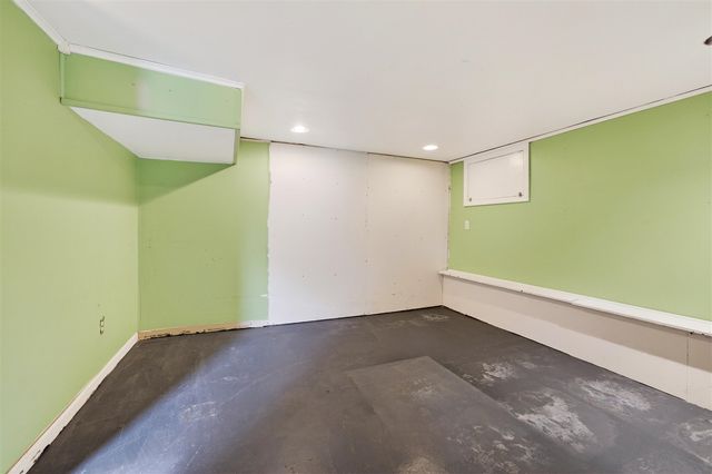 59 S Maple Street, Zeeland, MI 49464