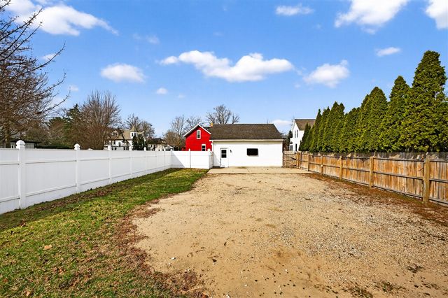 59 S Maple Street, Zeeland, MI 49464