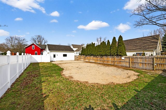 59 S Maple Street, Zeeland, MI 49464