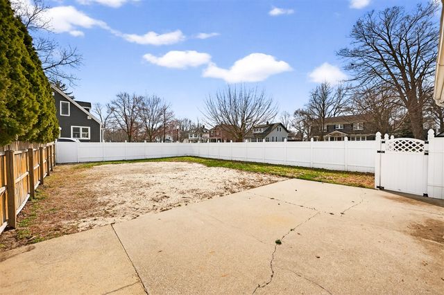 59 S Maple Street, Zeeland, MI 49464