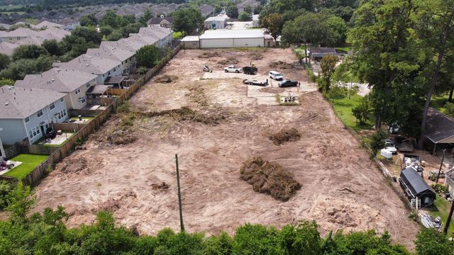 15000 Draper Road, Houston, TX 77014