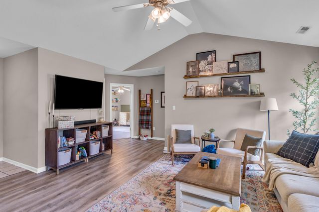 3810 CROCODILE DR, Columbia, MO 65202