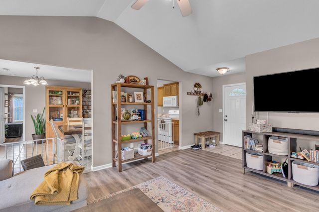 3810 CROCODILE DR, Columbia, MO 65202