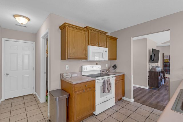 3810 CROCODILE DR, Columbia, MO 65202