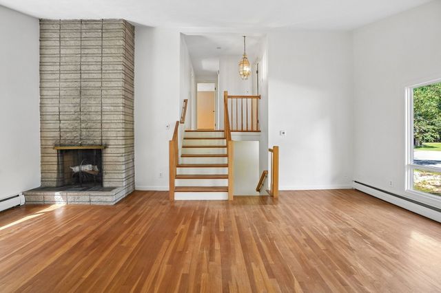 31 Madison Ave, Sharon, MA 02067